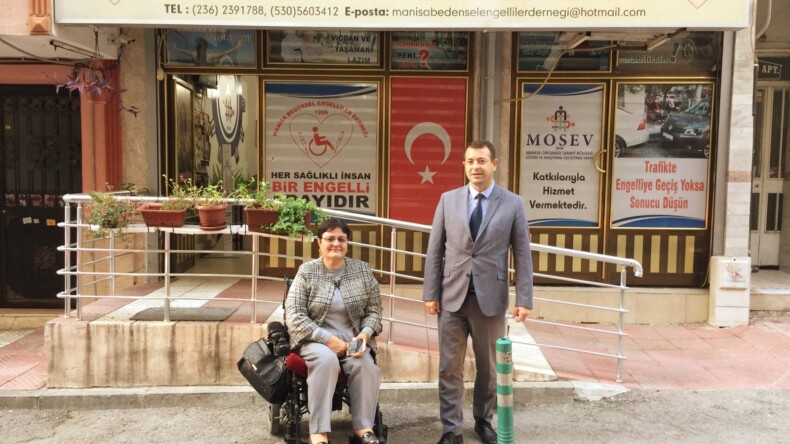 Mustafa Feridun Gülgeç’ ten Manisa Bedensel Engelliler Derneği Başkanı’na ziyaret