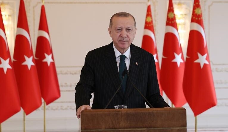 Cumhurbaşkanı Erdoğan: “Esnaf için kiralarda düzenlemeye gidiyoruz.”