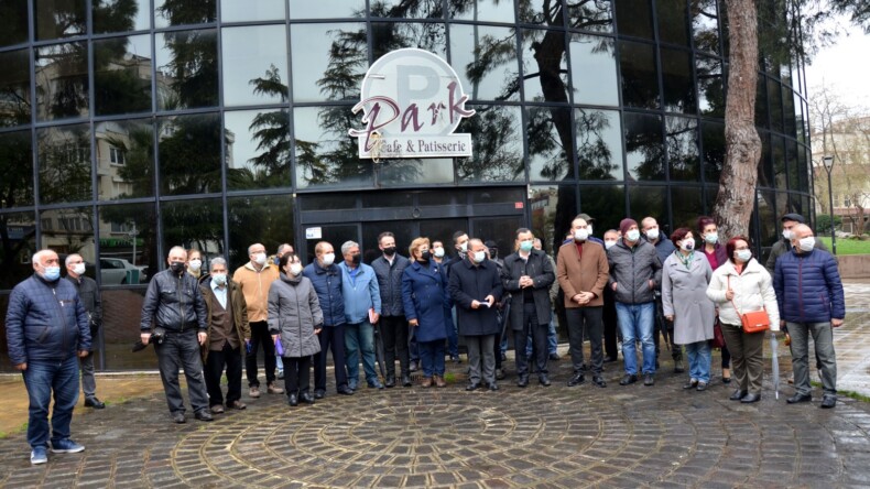 Manisa’da Büyükşehir’e ait kafenin TÜGVA’ya bedelsiz olarak devredilmesi tepki çekti