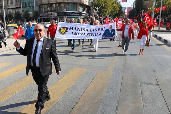 Ege’nin En Eski Liselileri 29 Ekim’i Bando Geçişiyle Kutladı!